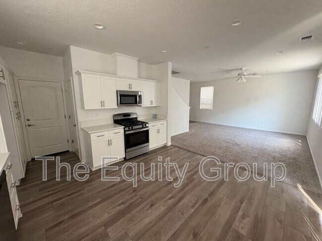 Building Photo - 1005 W Sedona Ave