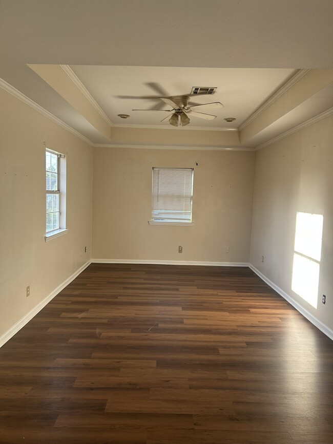Foto del edificio - 4541 Laine Ave