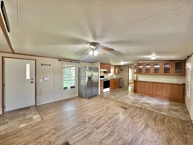 Foto del edificio - Tour Today! 2 Bed 2 Bath in East Tyler!