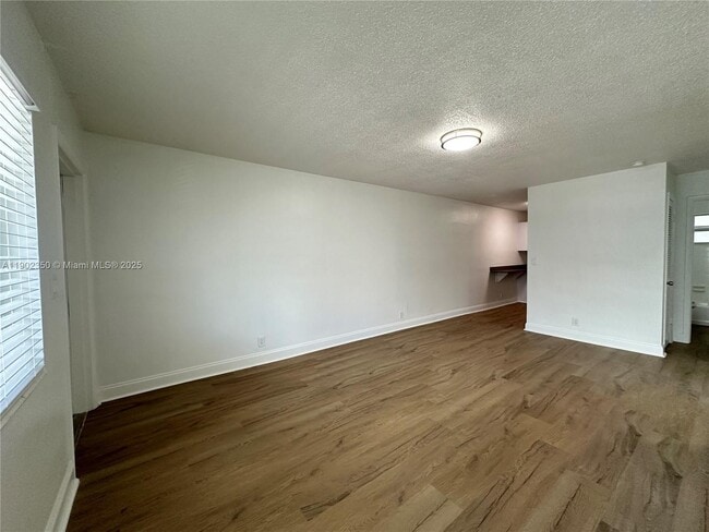 Foto del edificio - 110 NE 19th Ave