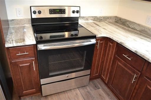 Building Photo - 430 S Pine Ave