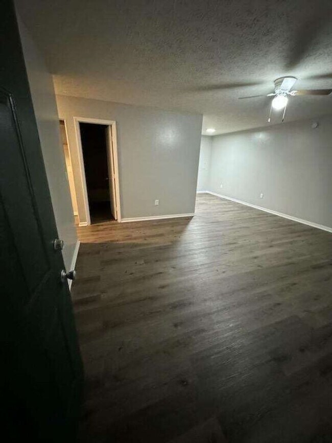 Building Photo - Sevierville 37862 - 2 bedroom, 1 bath apar...