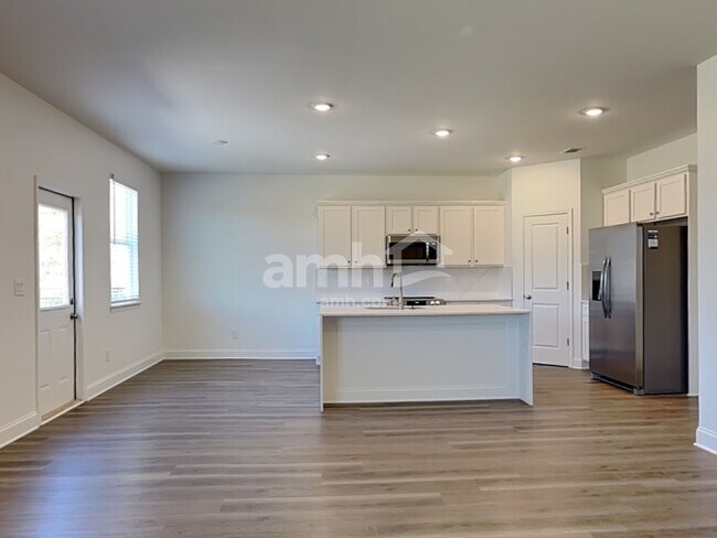 Building Photo - 522 Pointe Dr