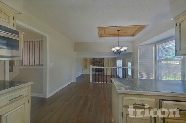 Foto del edificio - 1404 S Montebello Ln