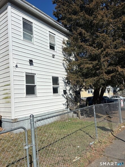 Building Photo - 509 Ogden St