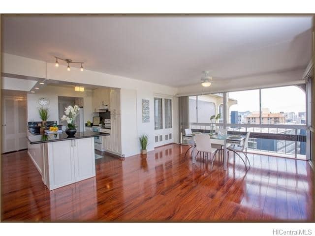 Open concept layout - 1022 Prospect St