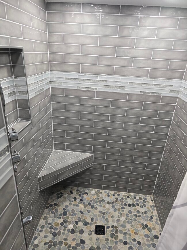 Ducha - 2722 10th St