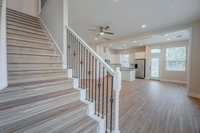 Foto del edificio - 118 Cheswood Manor Drive