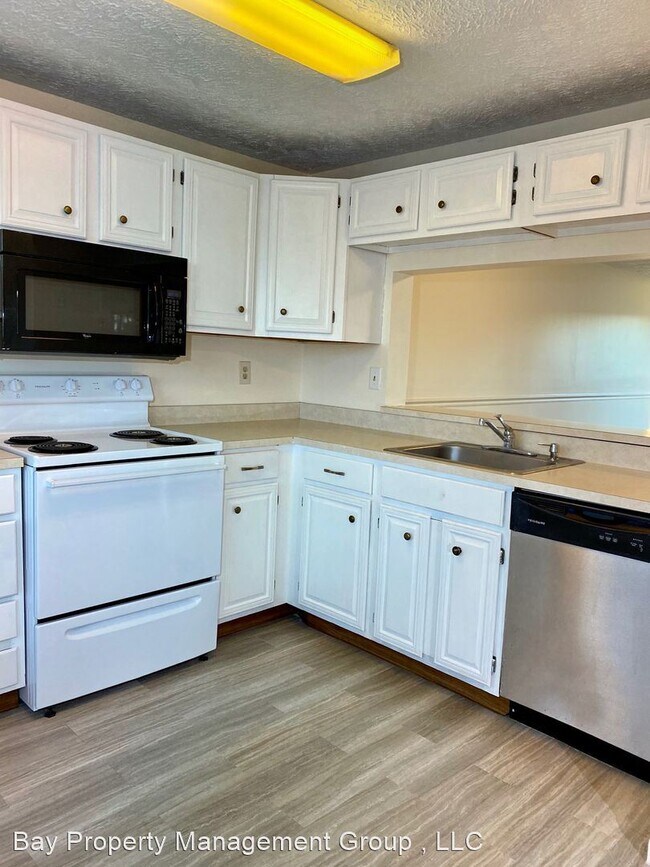 Foto del edificio - 3 br, 1.5 bath House - 1209 Brice Sq