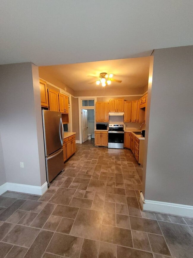 Building Photo - 103 W 1st Ave