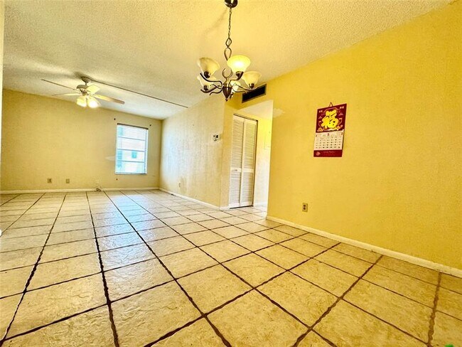 Foto del edificio - 2471 SW 82nd Ave