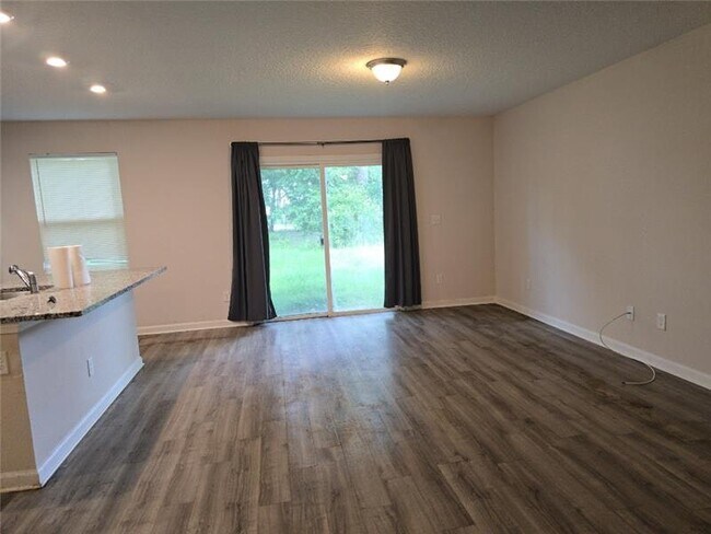 Foto del edificio - 11138 Pine St