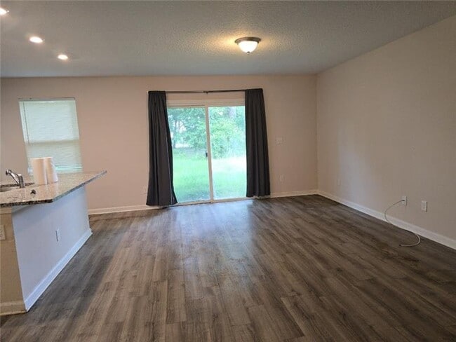 Photo - 11138 Pine St House