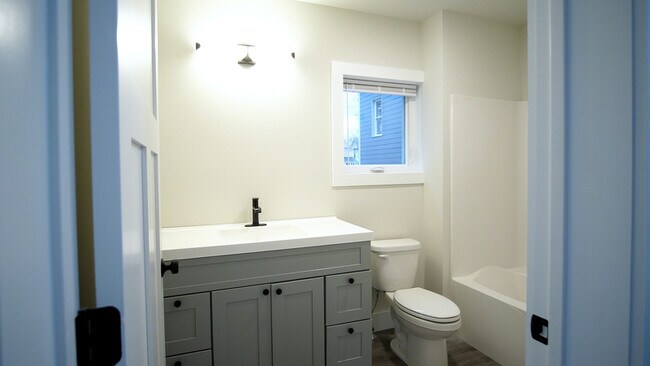 Building Photo - 15 Hungerford Terrace