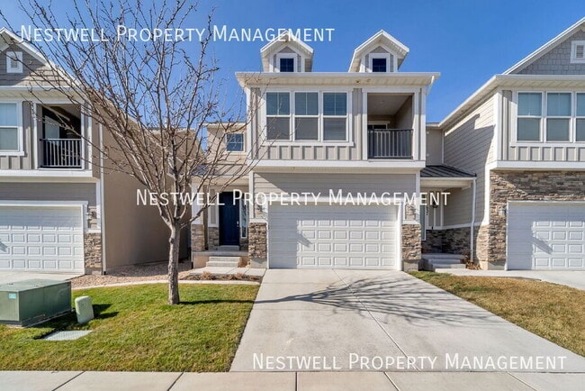 Building Photo - 1633 N Apache Rd