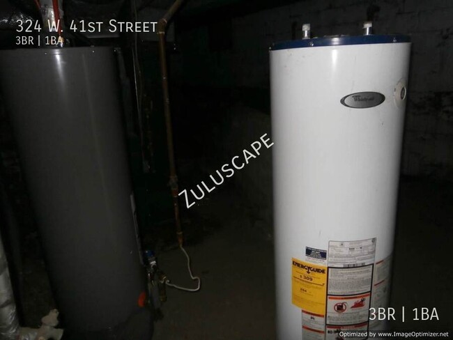 Building Photo - 324 W 41st St