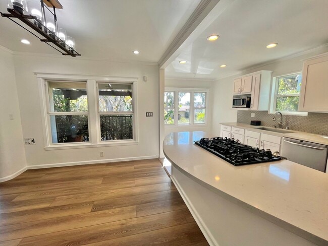 Photo - 5351 Packard St Apartment