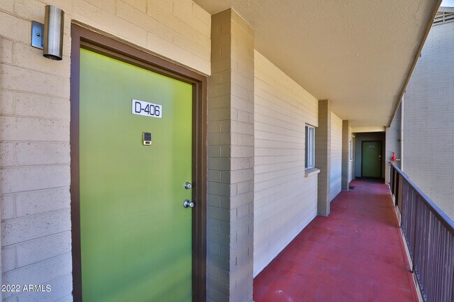 Building Photo - 351 Thomas Rd