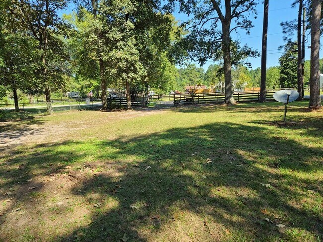 Foto del edificio - 13690 Calhoun Rd