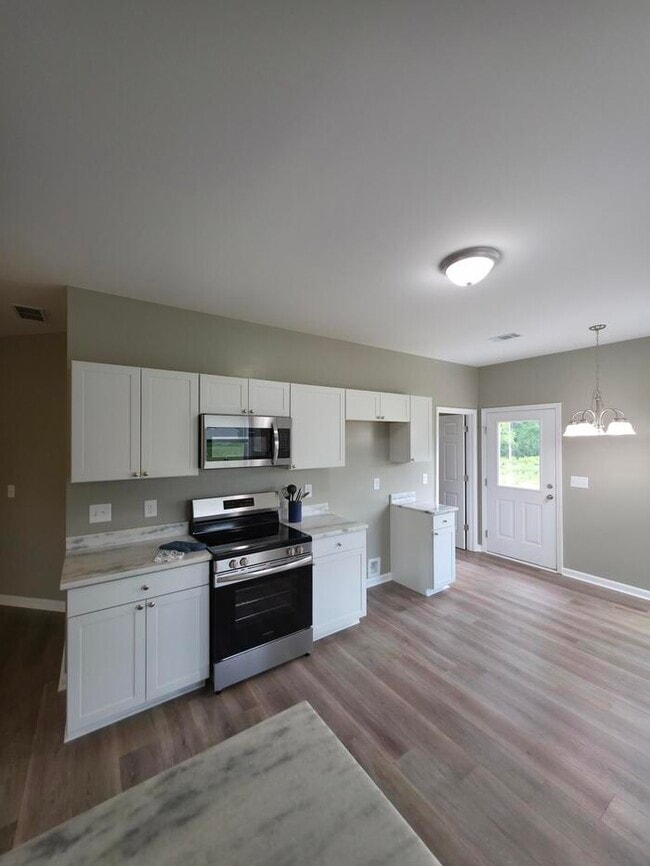 Photo - 207 Charlotte Cir House