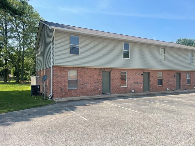 Building Photo - 427 Mount Pelia Rd