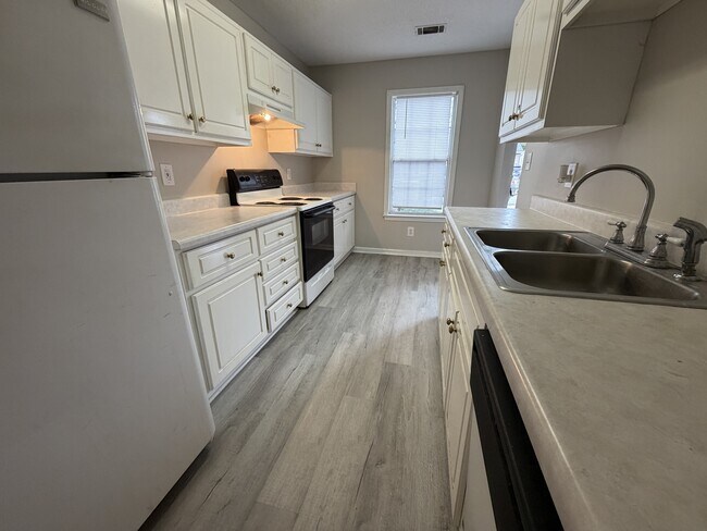 Building Photo - 220 Deer Hound Trail