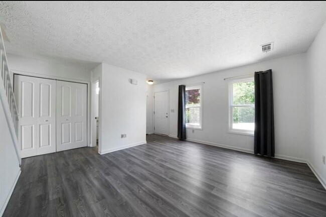 Foto del edificio - 3200 Duvall Pl NW