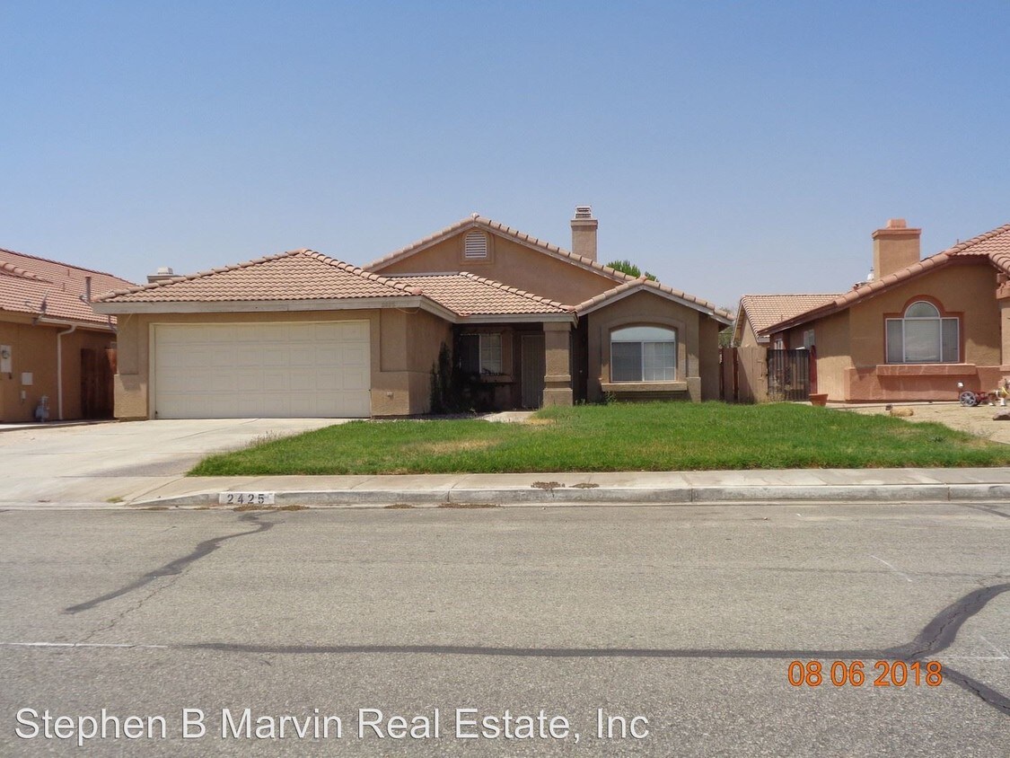 Foto principal - 3 br, 2 bath House - 2425 Dixie Street