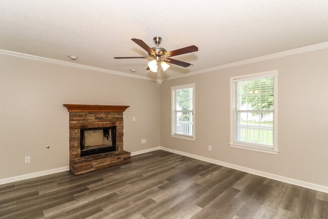 Building Photo - 404 Wood Chase Ln