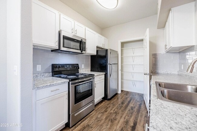 Building Photo - 17374 N 89th Ave