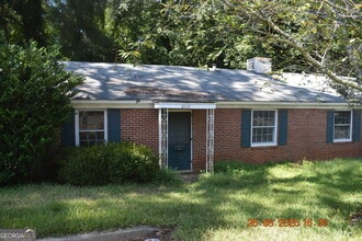Building Photo - 2117 Ingleside Ave