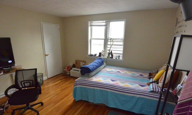 Foto del edificio - 273 Corey Rd