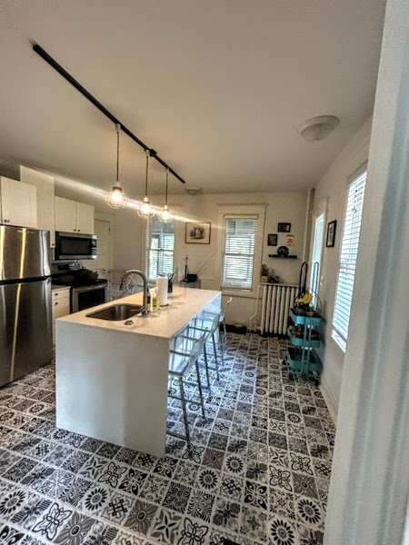 Foto del edificio - 1 Bedroom + Den  - St. Paul Duplex