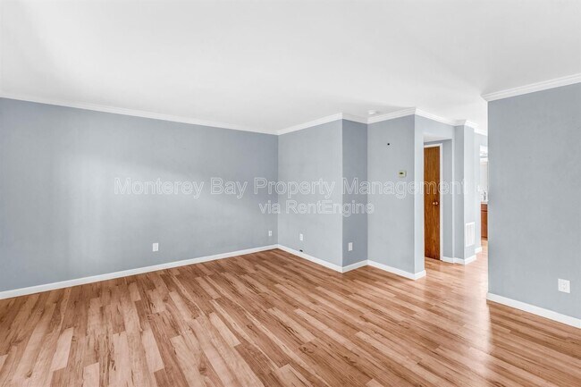 Foto del edificio - 3137 Seacrest Ave