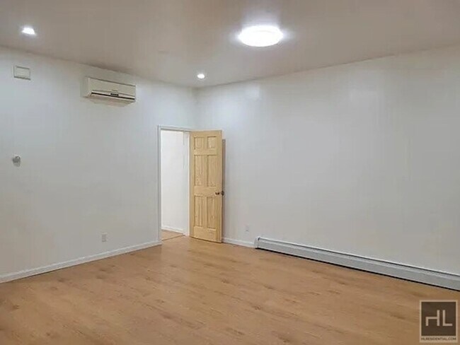 Foto del edificio - NICHOLS AVENUE