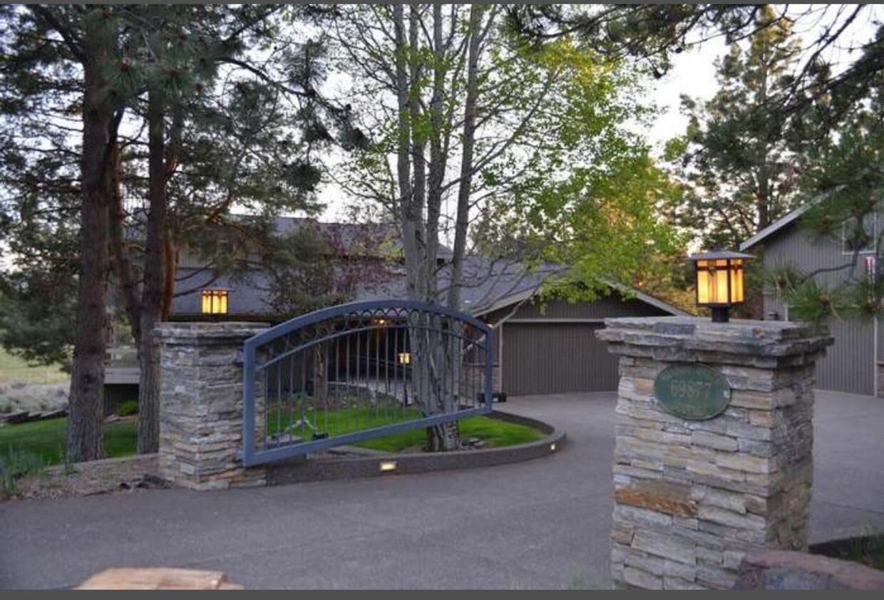 Primary Photo - HUGE Dream Home bordering Indian Meadows P...