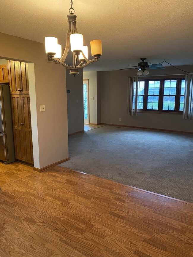 Foto del edificio - 702 E Ohio St