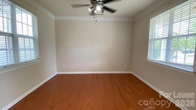 Building Photo - 5803 Cactus Valley Rd