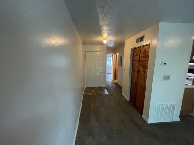 Building Photo - 923 N 8th St