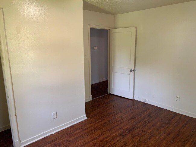 Building Photo - 1610 Ozan St