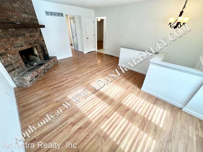Building Photo - 3 br, 2 bath House - 7402 NW 82nd St.,