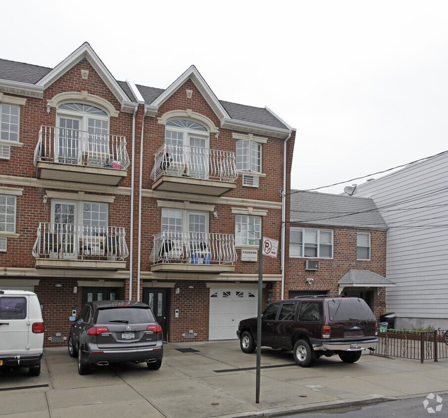 Primary Photo - 60-29 78th Ave
