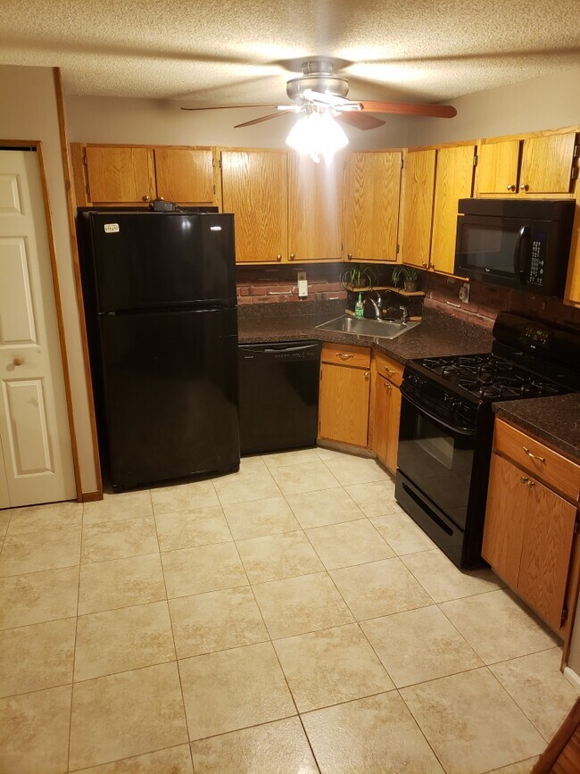 Building Photo - 47 Poillon Ct