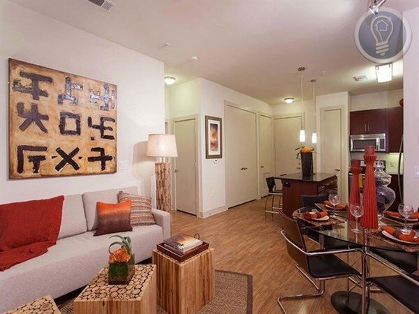Building Photo - Easy access to downtown!! Modern Interiors!!