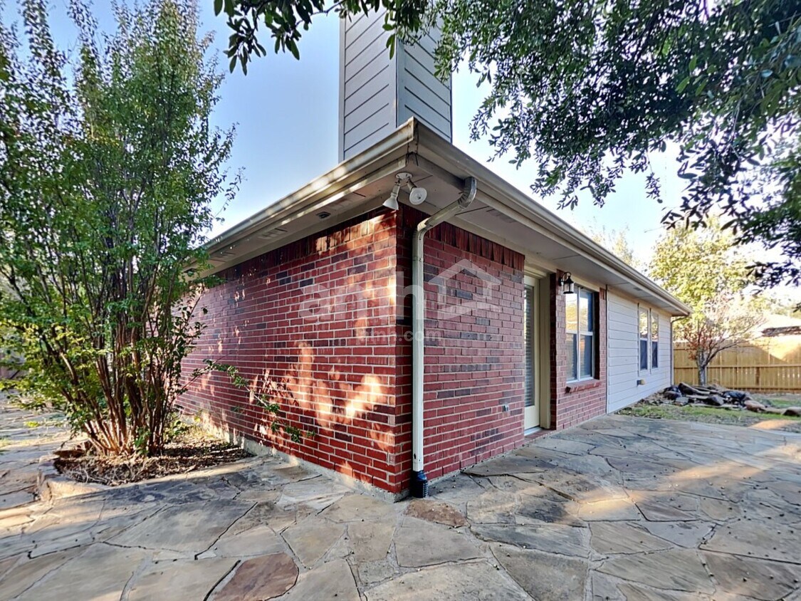 Primary Photo - 11600 Turkey Creek Drive