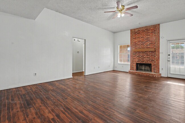 Foto del edificio - 1010 Hyden Ave