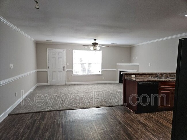 Foto del edificio - 2054 Reserve Ln