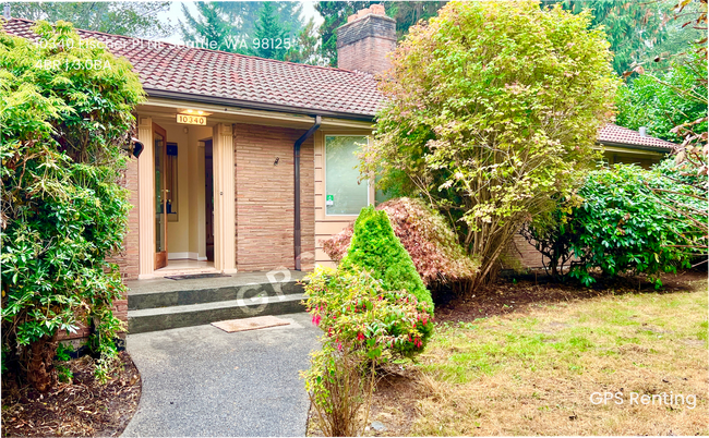 Photo - 10340 Fischer Pl NE House