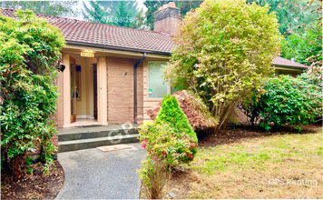 Building Photo - 10340 Fischer Pl NE