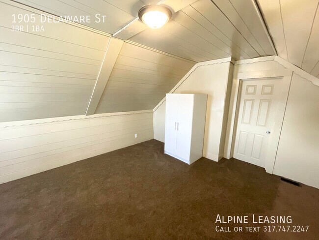 Building Photo - 1905 Delaware St